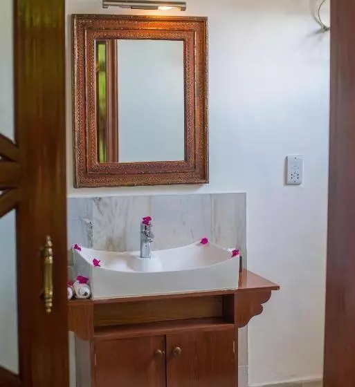سوییت جونیور, The Seyyida Hotel And Spa