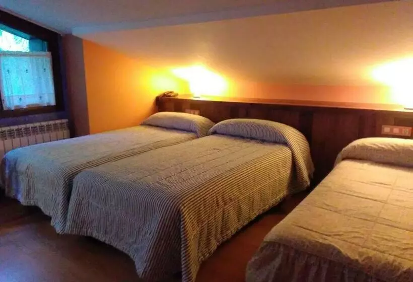 3-Bett-Standardzimmer, Turpí