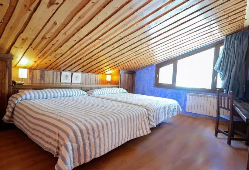 4 Bett Standardzimmer, Turpí