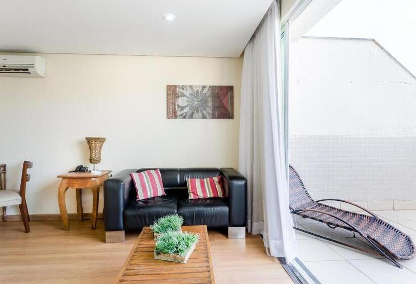 דירה בת חדר שינה 1 עם מרפסת, Victory Suites