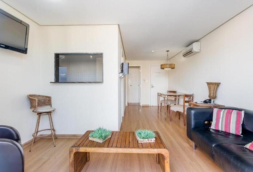 דירה בת חדר שינה 1 עם מרפסת, Victory Suites