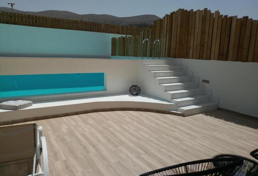 套房配有游泳池, Meropi Hotel & Apartments