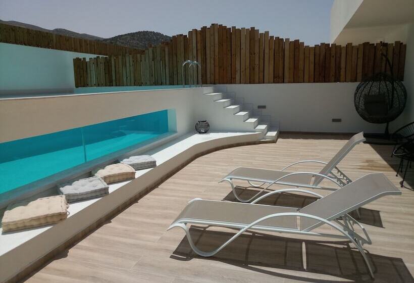 套房配有游泳池, Meropi Hotel & Apartments