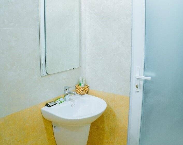 اتاق رمانتیک, Hong Ha