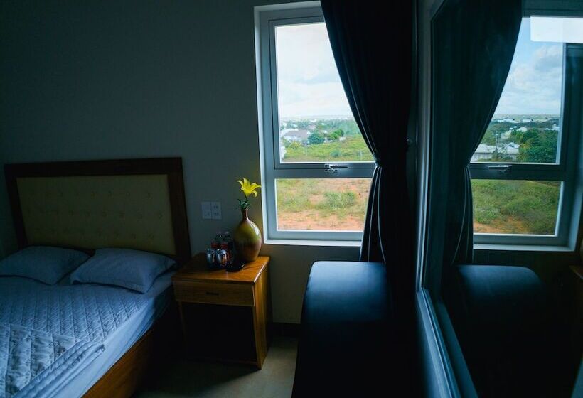 اتاق رمانتیک, Hong Ha