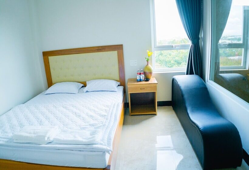 اتاق رمانتیک, Hong Ha