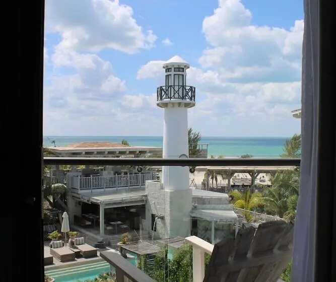 スイート, Delek Holbox