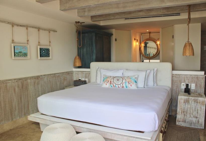 스위트 킹사이즈 침대, Naay Boutique Hotel Holbox