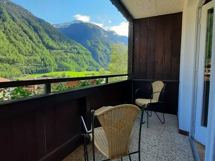 コンフォートルーム, Gästehaus Enzian