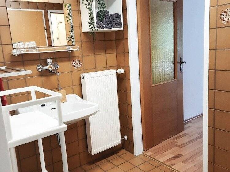 Апартаменты Comfort 3 Спальни, Gästehaus Enzian