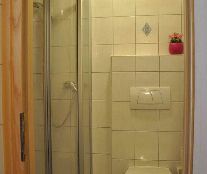 Апартаменты Comfort 2 Спальни, Gästehaus Enzian