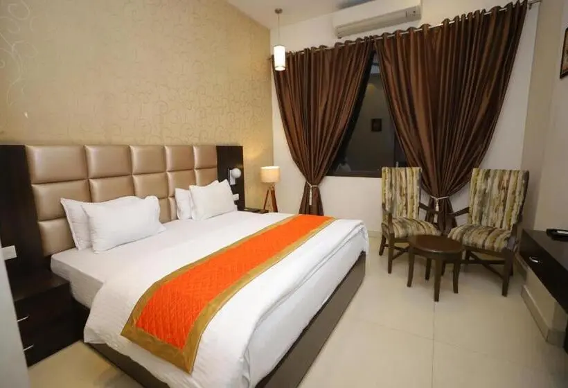 Chambre Supérieure, Jm Vistaraa