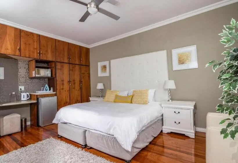 اتاق سوپریور با تخت بزرگ, Cashmere Suites