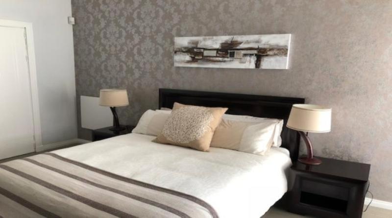 带大床的高级房间, Cashmere Suites