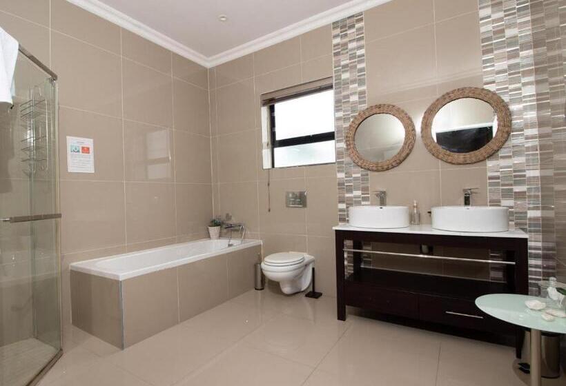 Номер Deluxe, Cashmere Suites