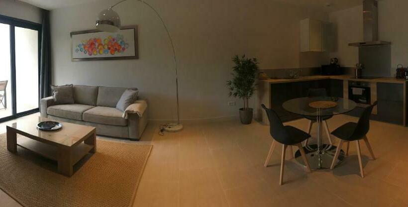 Апартаменты 1 Спальня Вид на Море, Hpc Suites   Parking Gratuit & Piscine Chauffée