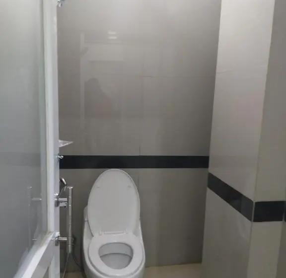 スタンダードルーム, Reddoorz Near Palembang Airport 2