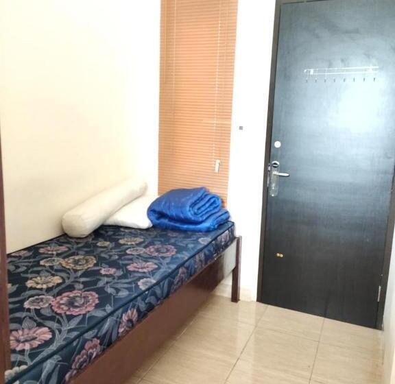 Номер Стандарт, Residence 9 Penjaringan   Caters To Women