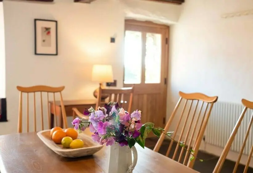 Casa 1 Dormitori, Wayside Cottage