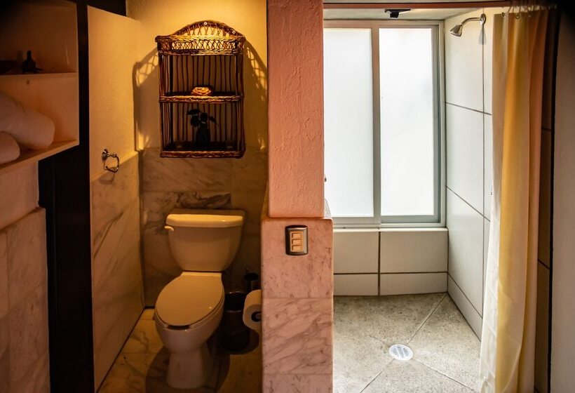 سوییت لوکس, Casa Chu