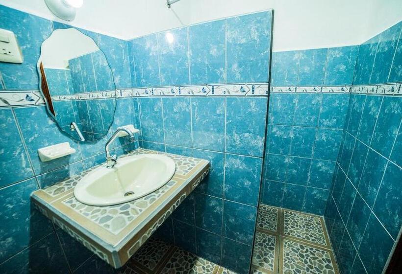 Üç Kişilik Rahat Oda, El Manglar