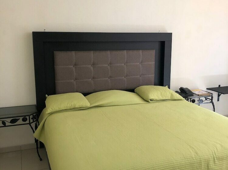 コンフォートルーム, Las Brisas Tepic