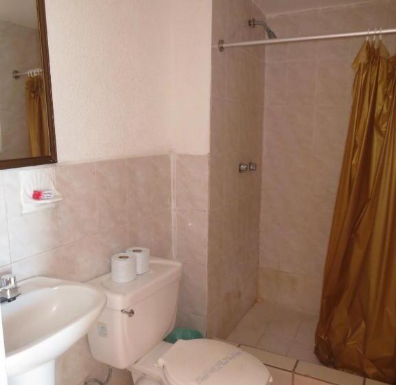 חדר משפחתי, Plaza Peñasco