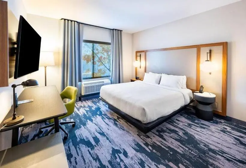 キングサイズベッドのスタンダードルーム, Fairfield By Marriott Inn & Suites Rome
