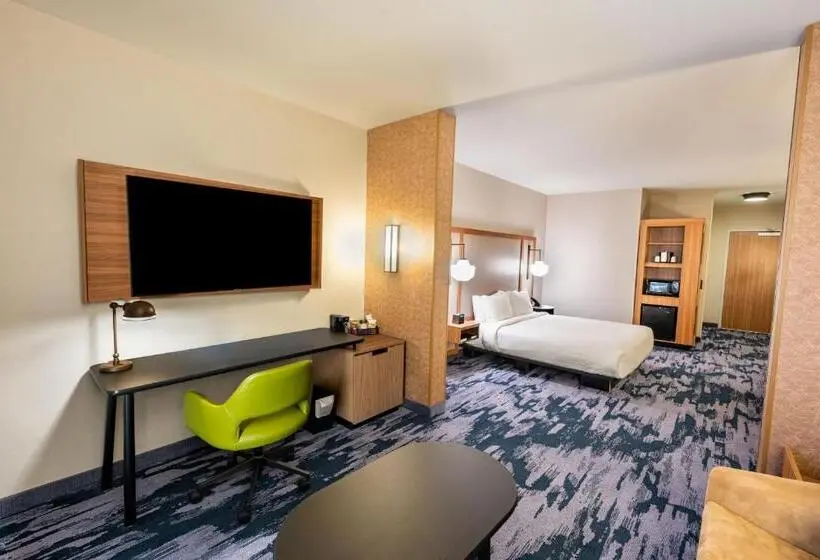 キングサイズベッドのスイートルーム, Fairfield By Marriott Inn & Suites Rome