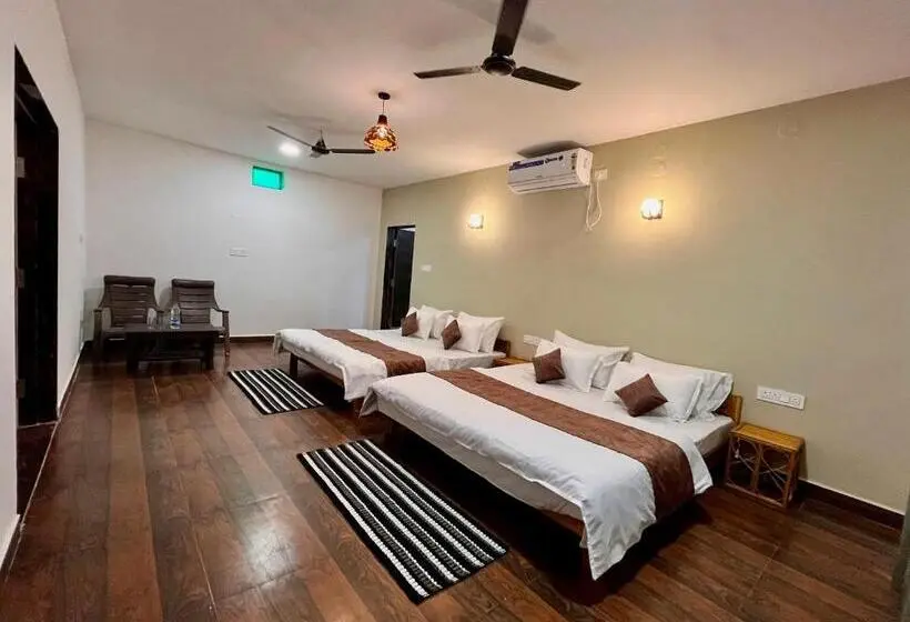デラックスの４人部屋, Grand Narmada Jungle Homestay Resort Bandhavgarh