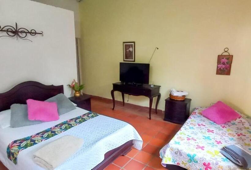 اتاق خانوادگی, Villa Sonia Eco Hostel