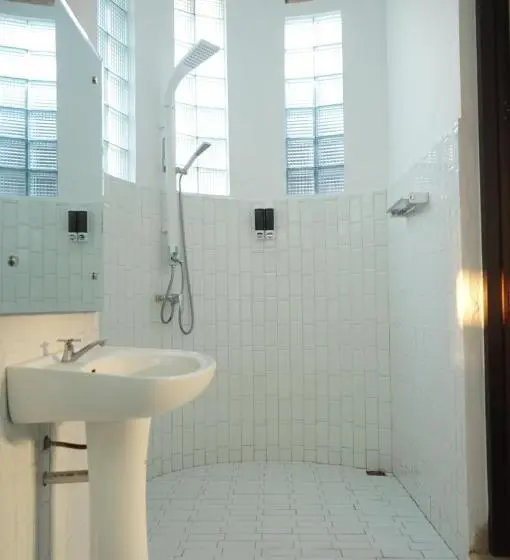 エコノミールーム, Lucca Resort & Residence