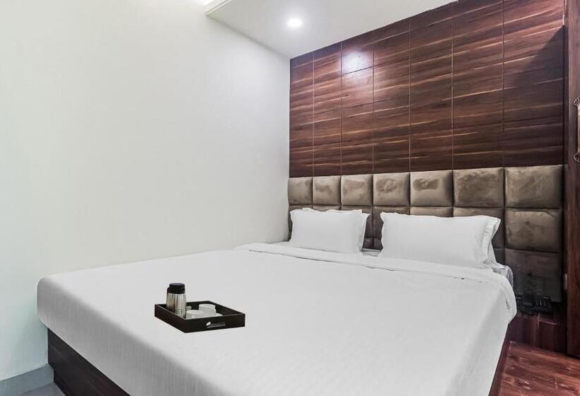 디럭스 룸, Super Townhouse Marina