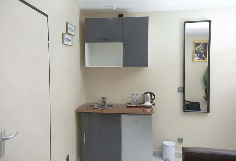 سوییت جونیور, Bnb Hotel Spa