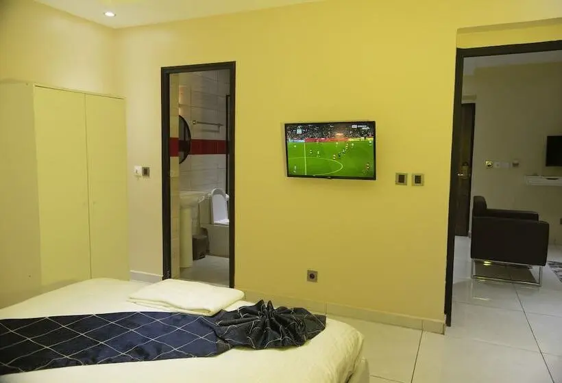 سوییت جونیور, Bnb Hotel Spa