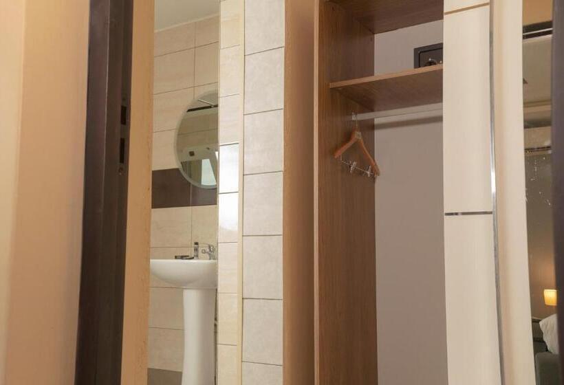 סוויטה אקזקיוטיב, Bnb Hotel Spa