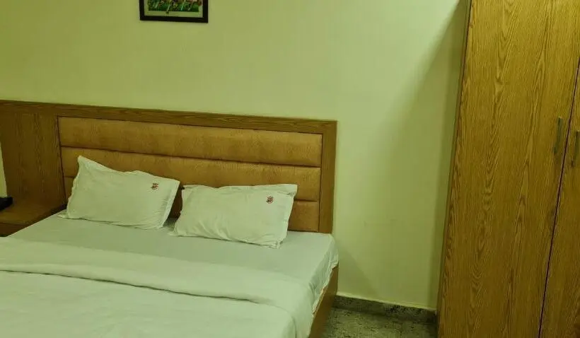 デラックストリプルルーム, Vijay Shree Inn