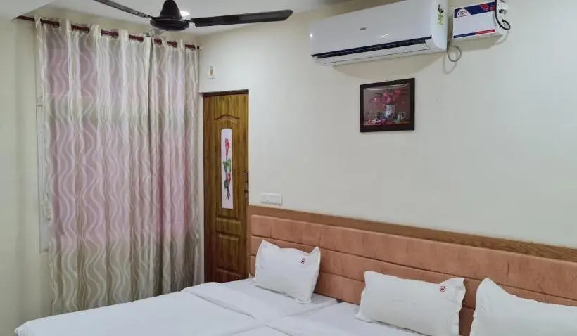 デラックストリプルルーム, Vijay Shree Inn