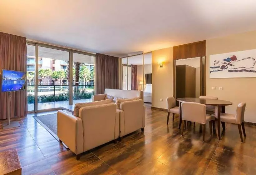 Suite Vista Piscina, Marriott Residences Salgados Resort, Algarve