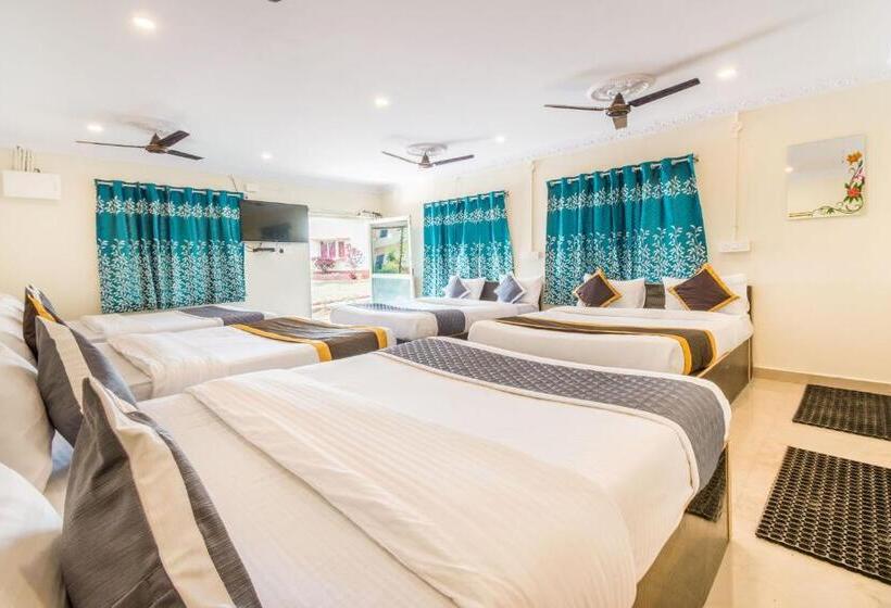 Семейный Номер, At Home Prakruthi Resorts