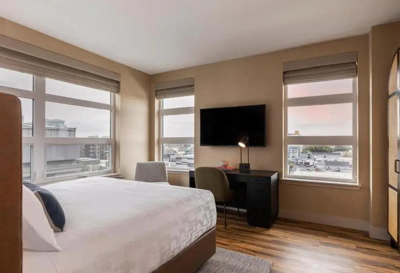 سوئیت برای معلولان, Kissel Uptown Oakland, In The Unbound Collection By Hyatt