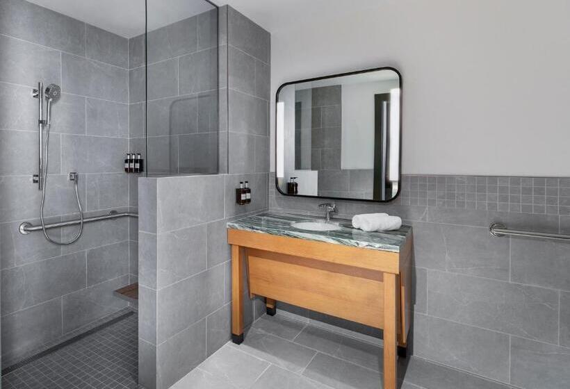 اتاق استاندارد با تخت بزرگ برای معلولان, Kissel Uptown Oakland, In The Unbound Collection By Hyatt