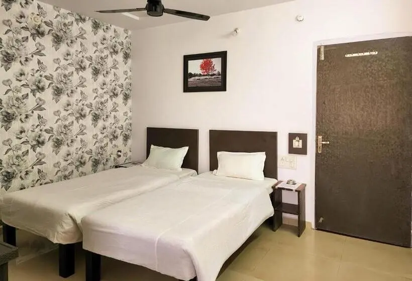エコノミールーム, Shivani Inn Hotel & Banquet