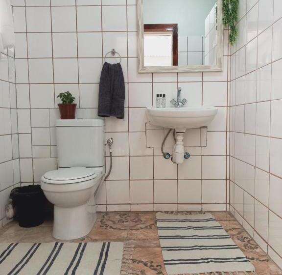 اتاق خانوادگی, Urban Farm Haus Guesthouse