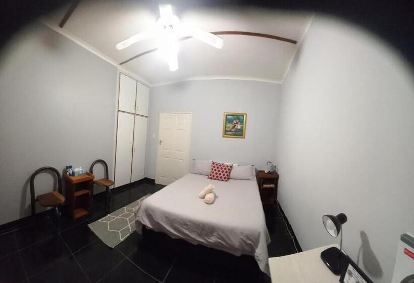 اتاق استاندارد, Urban Farm Haus Guesthouse