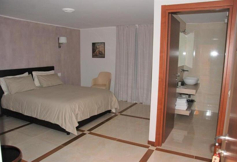 غرفة قياسية, Villa Auditorium