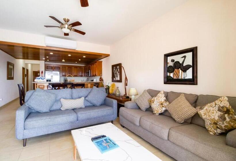 스위트 킹사이즈 침대, Hol Chan Reef Resort & Villas