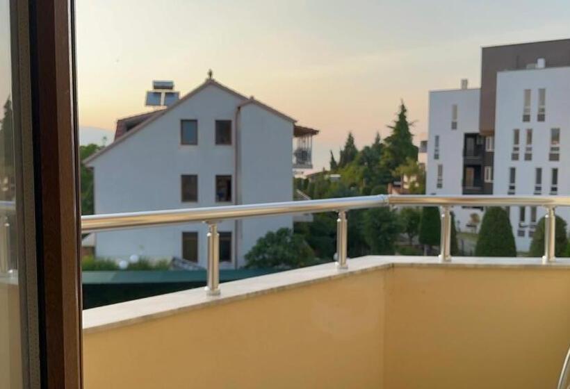 חדר סטנדרט נוף לאגם, Rritja E Koranit