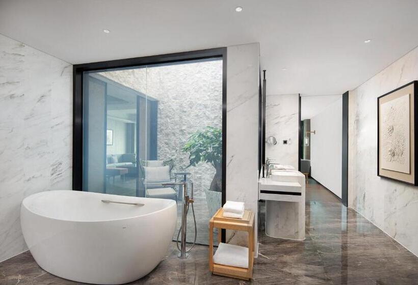 Люкс Повышенной Комфортности, Wyndham Garden Jinjiang