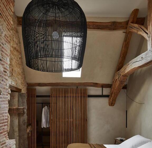 מיטת קינג בסוויטה, La Maison De Pommard